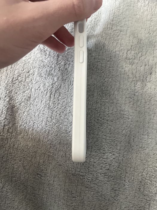 Чехол на iPhone 13 білий