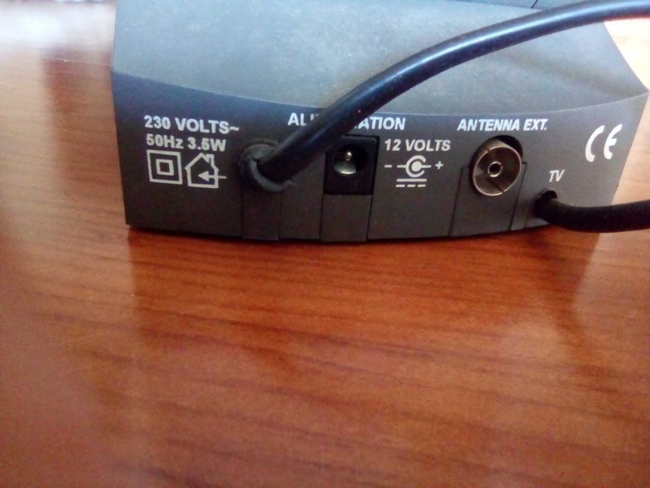 FM-UHF-VHF Antenna and Signal Amplifier64297766649986123