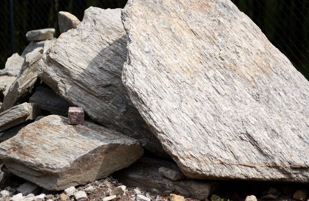 Kora kamienna Głazy Gnejs Granit Kamienie do ogrodu