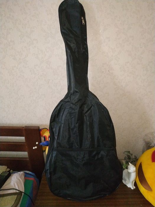 классическая гитара альмира шестиструнная +медиаторы, ключ, запасные с