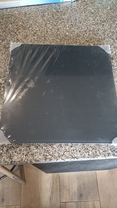 Quadro magnético com imans e suporte de canetas