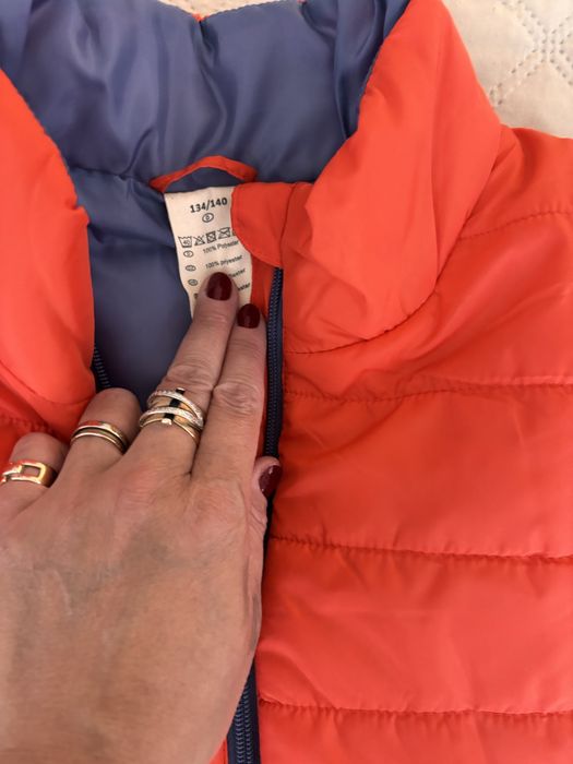 Sprzedam nową kamizelkę bez metek, wzrost 146 cm.