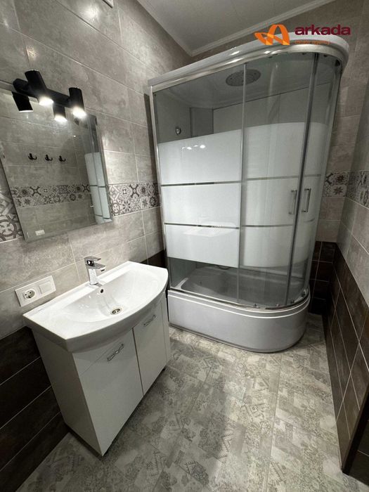 Продаж двокімнатної квартири в центрі