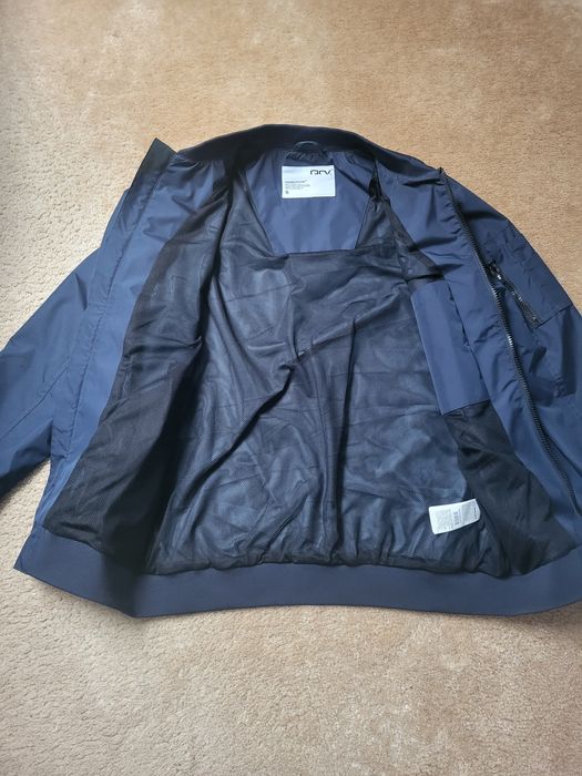 Kurtka bomberka house