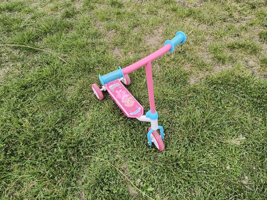 Hulajnoga dziecięca na trzech kołach