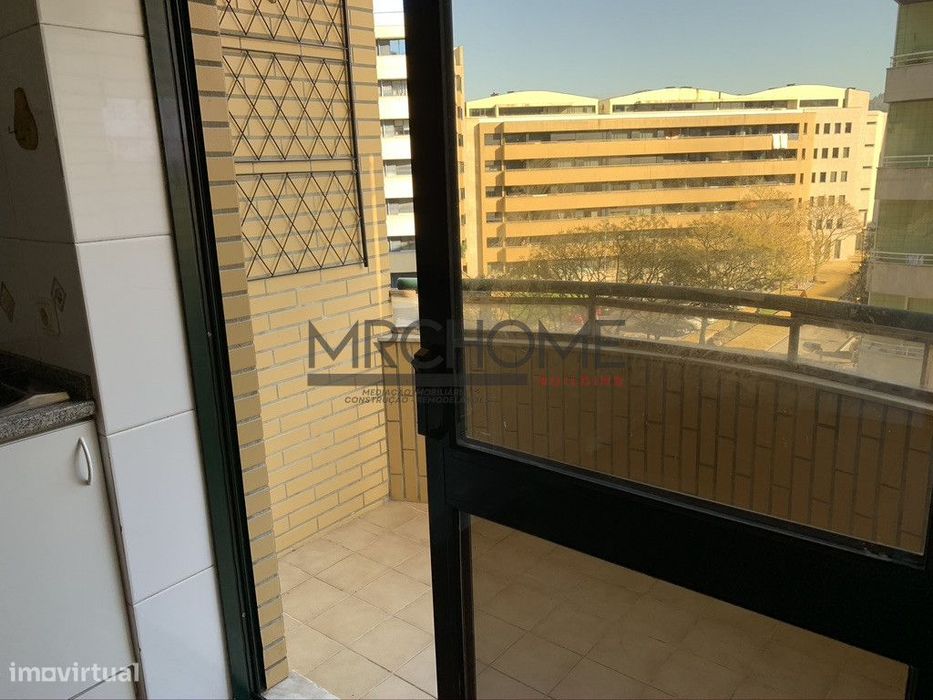 Apartamento T1 Junto ao Complexo desportivo da Rodovia