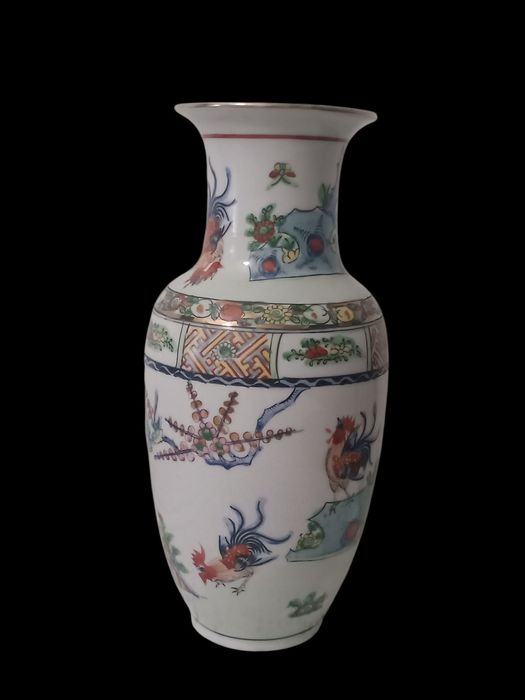 Jarra antiga chinesa com galos