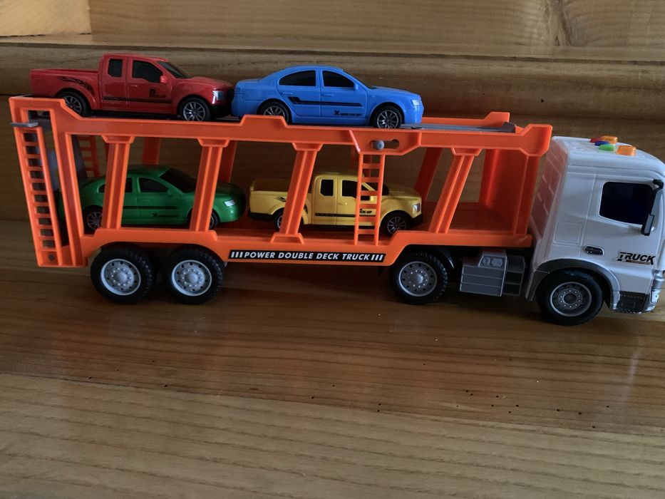 Грузовик-автовоз інерційний