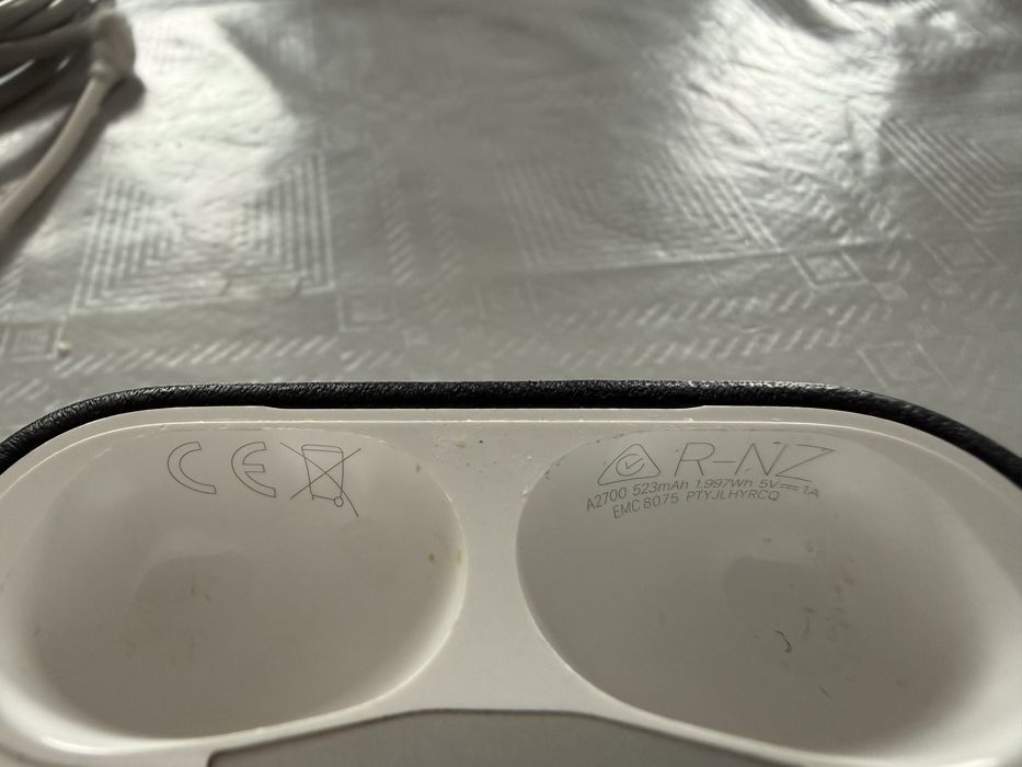 Air Podsy pro 2 skorzane etui.