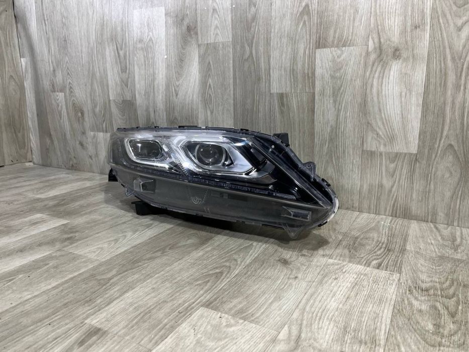 Фара передняя правая Mitsubishi Eclipse Cross \ 2018 2019 2020 2021 г.