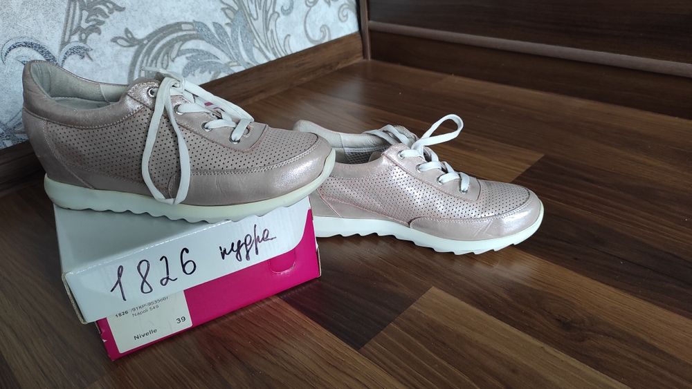 Мокасіни, натуральна шкіра,  37,5 -38р