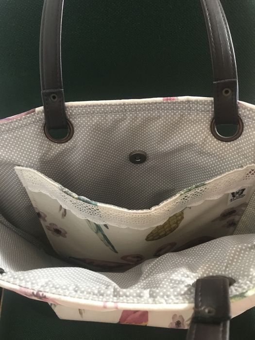 Mala nova feita á mão