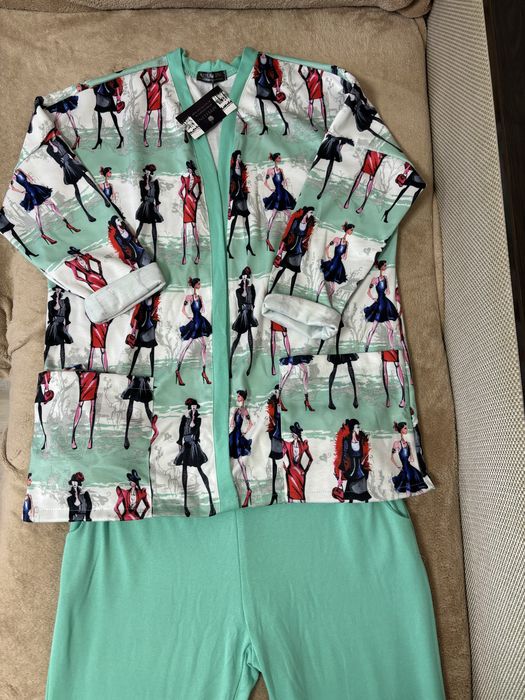 Костюм жіночий