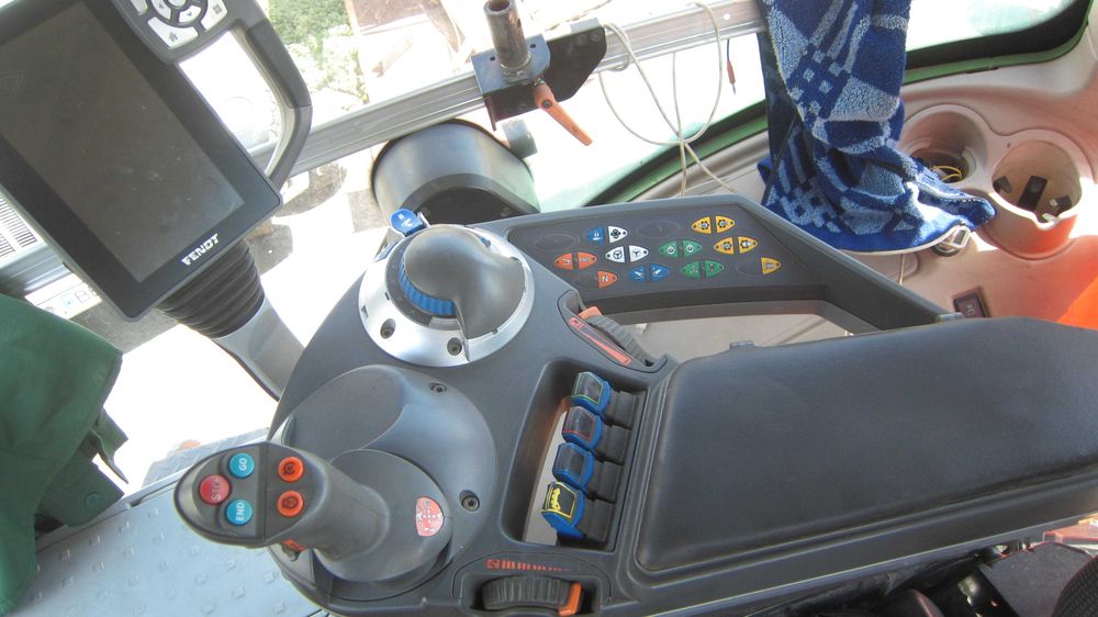 Трактор Fendt-1038