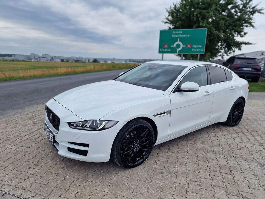 Jaguar XE