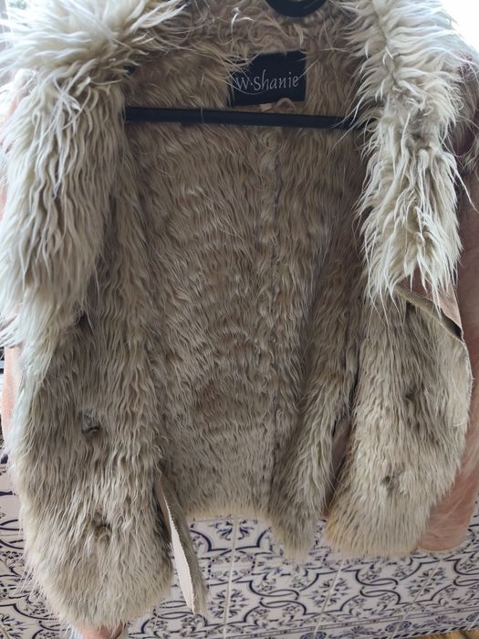 Casaco tamanho M pele de pêssego por fora e pelo por dentro