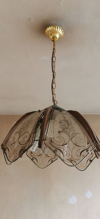 Żyrandol z trzema oprawkami świetlnymi