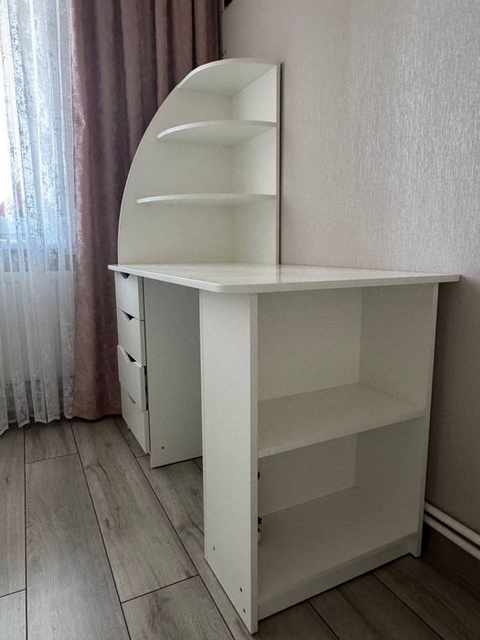 Стол б/у в идеальное состоянии Шостка с ящиками