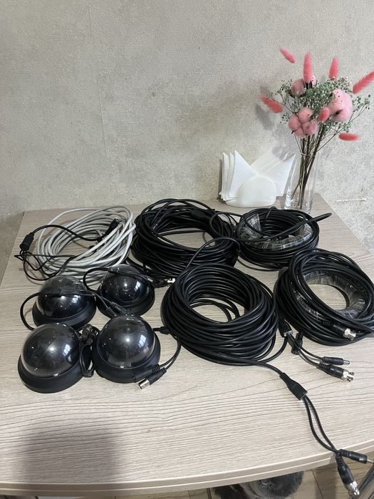 Кабель та камери для відеоспостереження, 4 штуки по 20 метрів