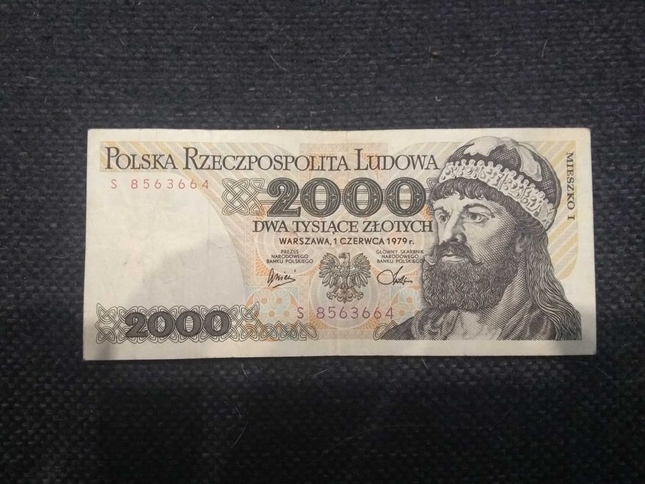 Dobry banknot - PRL 2000 zł. rzadka seria S (w dobrym stanie)
