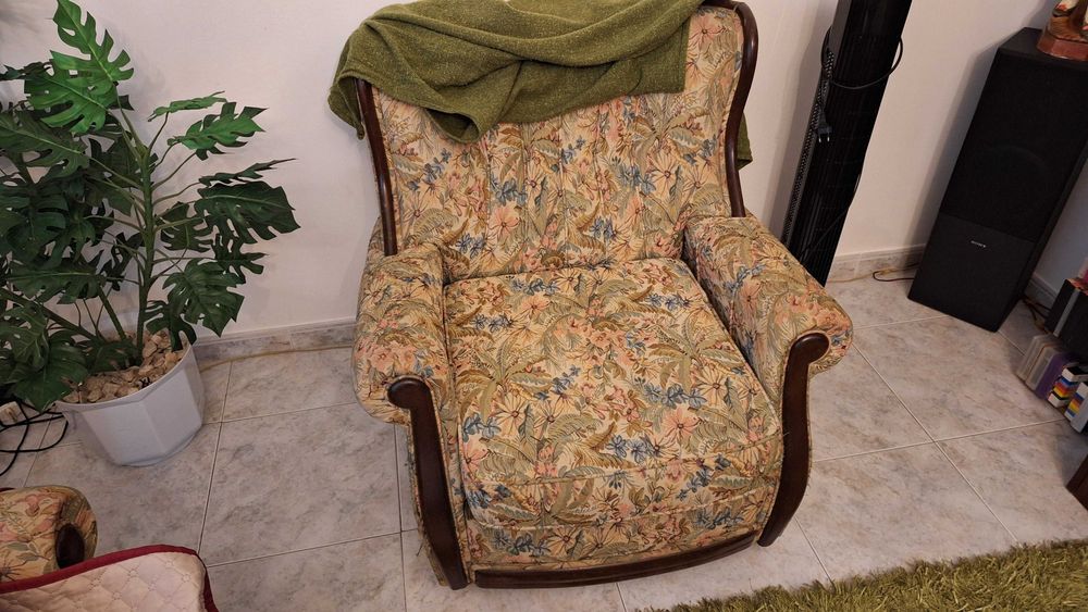 Conjunto Sofás 3 lugares + 2 poltronas