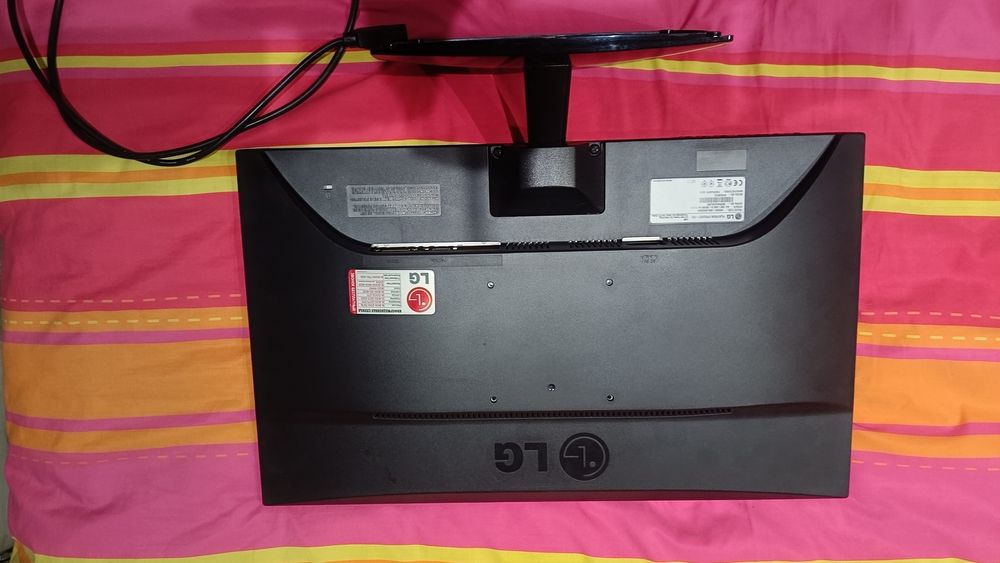 Монитор LG Flatron (IPS 235)