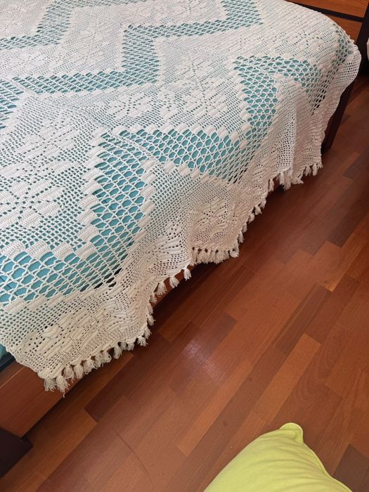 Colcha de renda feita à mao
