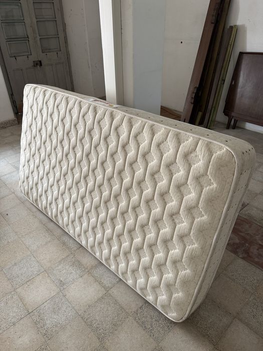 Colchão 183 x 98 em excelente estado