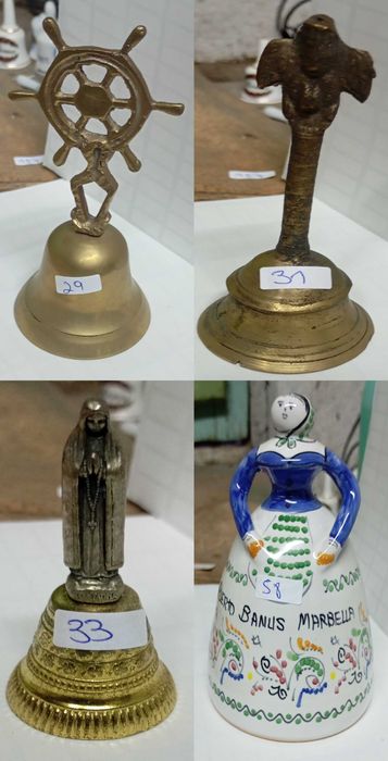 Coleção de Sinetas/Sinos Temáticas, Religiosas & Souvenirs em Metal (29 Peças)
