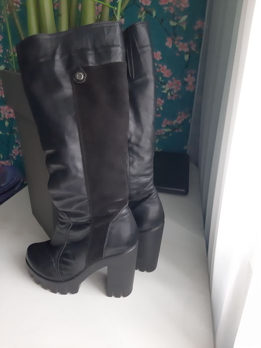 Зимові сапоги на стійких підборах