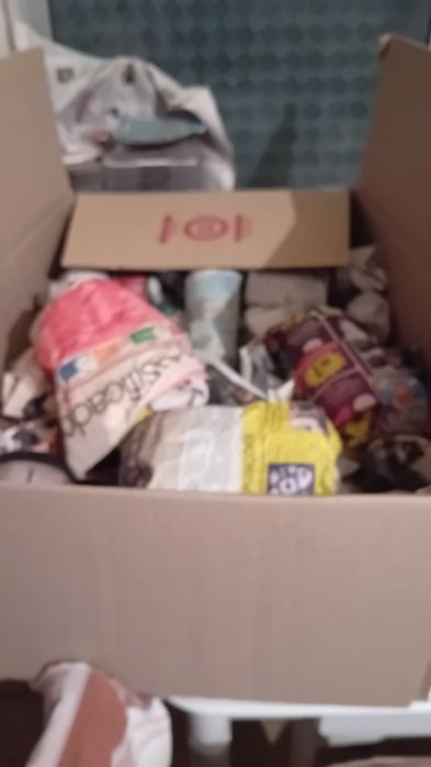 Loiças e  generos, loiças  tudo em bom estado
