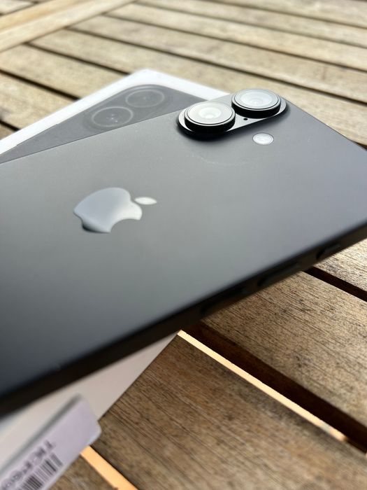 iPhone 16 - 128GB | Black