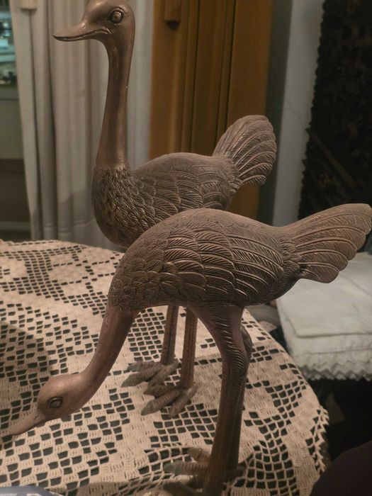Casal de aves em bronze