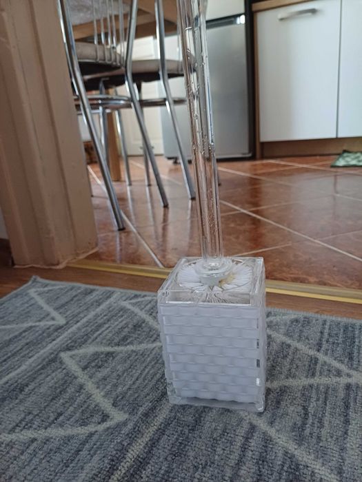 Dywanik i szczotka wc