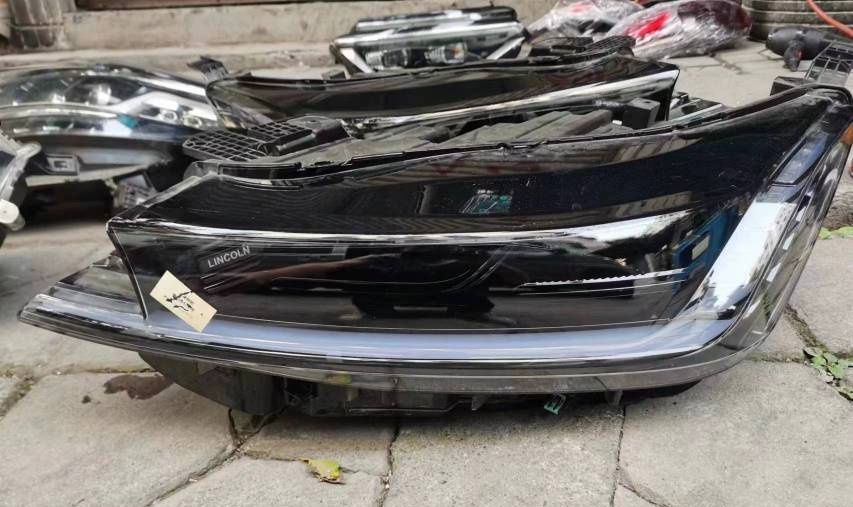 Передні фари Lincoln Aviator, Nautilus з 20 по 24 рік випуску