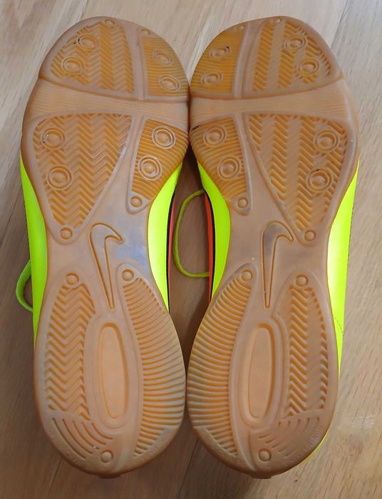 Футзалки Tiempo (устілка 29 см, 45 eur)