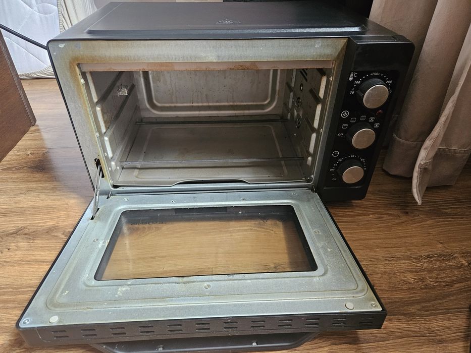Mini piekarnik elektryczny