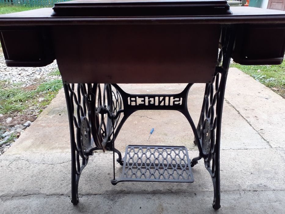 Швейна машинка зінгер