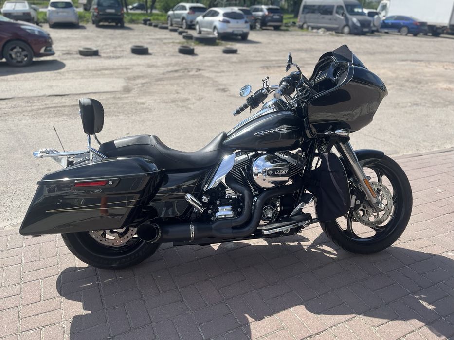 Продаж  Harley Davidson  Road Glide