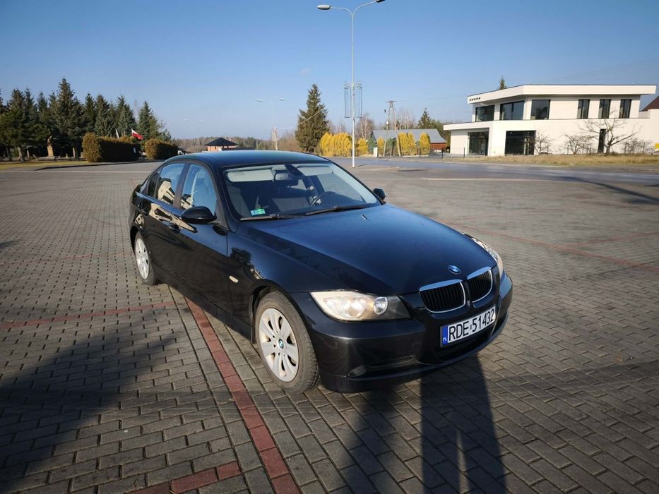 BMW E90 318i 129 KM 2007 rok sedan