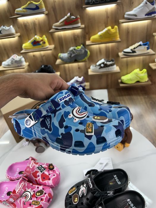 Тапочки A Bathing Ape BAPE x Crocs Blue / Pink / Black: 3 699 грн