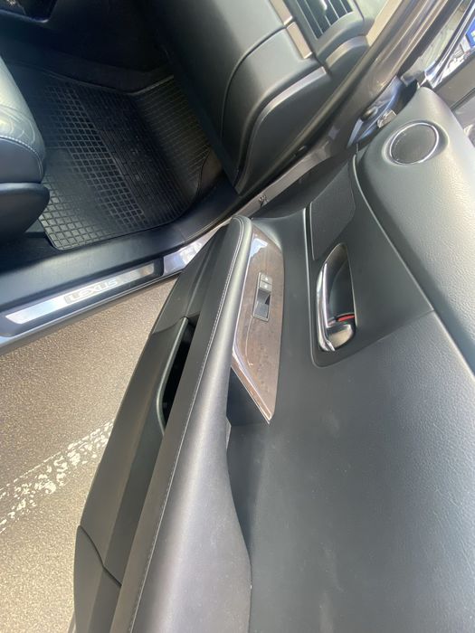 Лексус RX 350 автомобіль