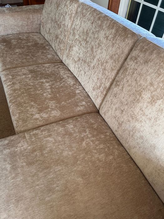 Sofá beje com Chaise longue