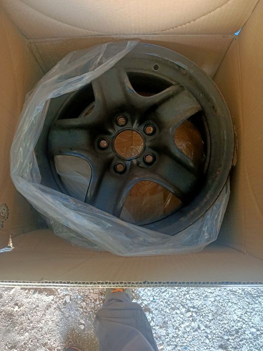 Jantes Renault em 16 e VW em 18