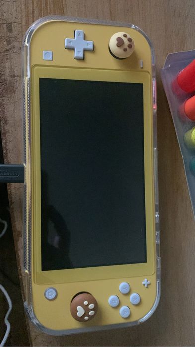 Nintendo Switch Lite Amarela