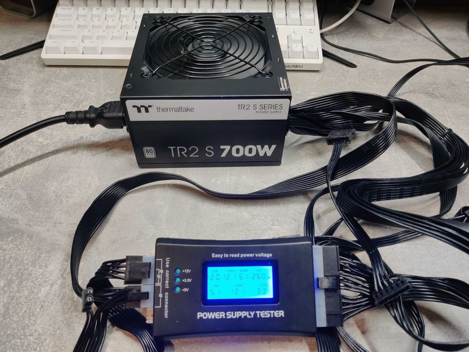 Thermaltake TR2 S 700W (пломба, справний)