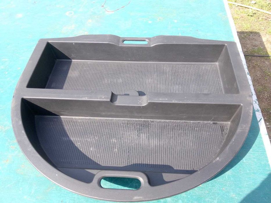 Пол багажника Mazda 6 GG, лоток, корыто. состояние как новое.