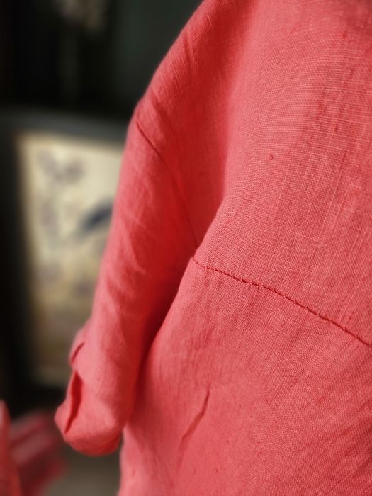 Koralowa lniana bluzka damska  z ozdobną aplikacją – 100% len, XL/X