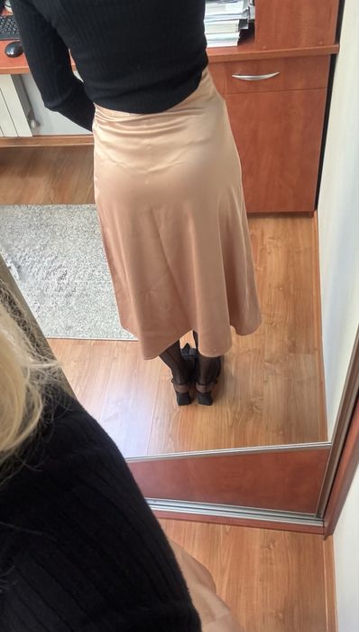 Spódnica satynowa midi