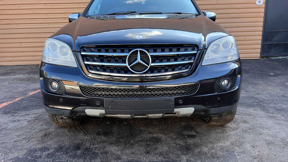 Передний бампер Mercedes ML W164 C197 передній бампер МЛ 164 Дорест